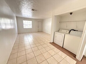 8505 N Tampa St in Tampa, FL - Foto de edificio - Building Photo