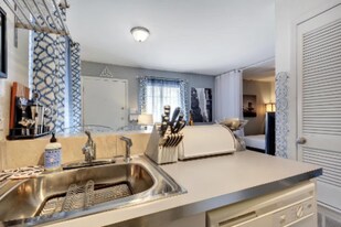 305 W 35th St in Austin, TX - Building Photo