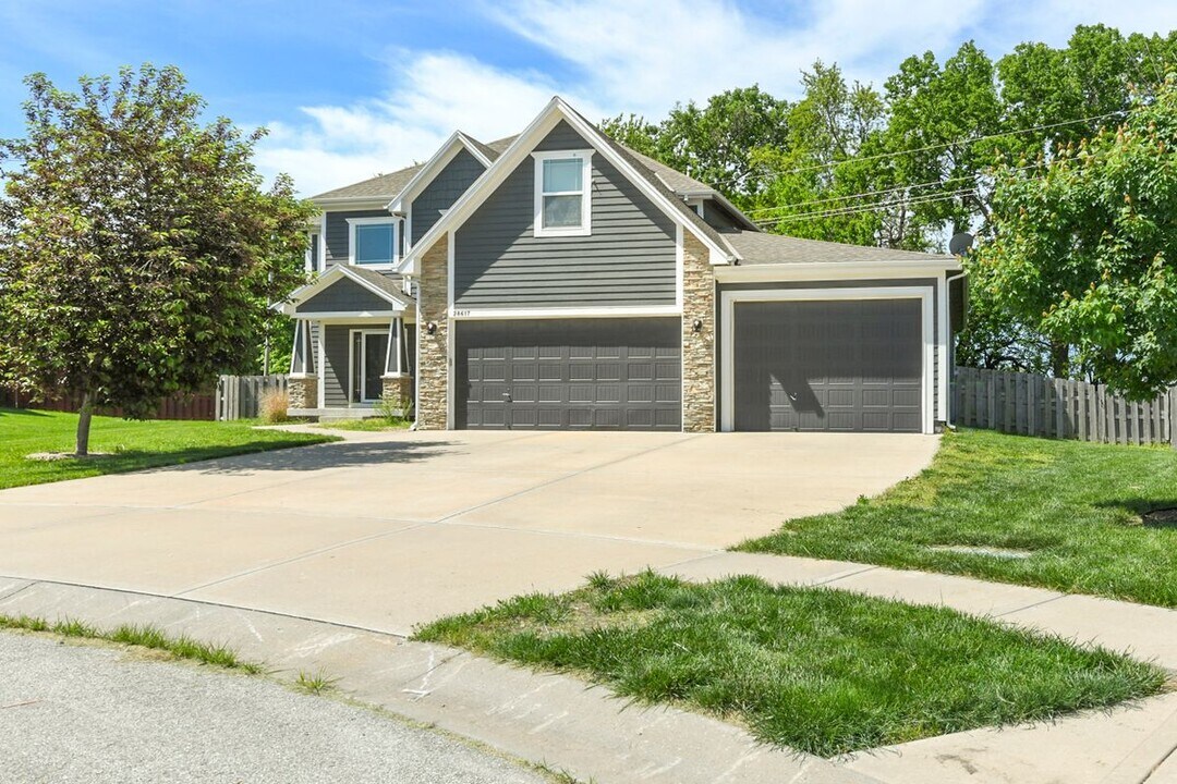 28617 W 162nd Terrace in Gardner, KS - Building Photo