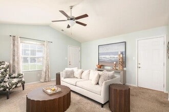 138 Nathan Hale Dr in Georgetown, KY - Building Photo - Building Photo