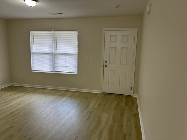 1670 Sandersted Village Cir in Winston-Salem, NC - Building Photo - Building Photo