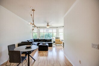 435 W Rio Salado Pkwy in Tempe, AZ - Building Photo - Building Photo
