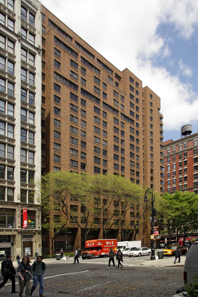 246 Mercer St in New York, NY - Building Photo - Building Photo