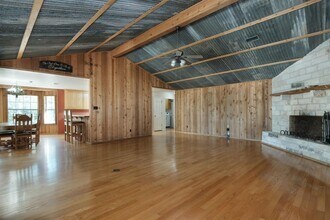 1970 Co Rd 284 in Liberty Hill, TX - Building Photo - Building Photo