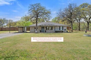 1829 Houston Rd in Burleson, TX - Building Photo