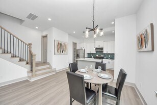 5320 Kindred Gdn Ln in Houston, TX - Building Photo