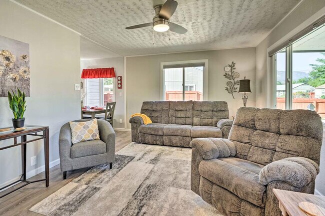 1217 Falcon Ave in Colorado Springs, CO - Building Photo - Building Photo