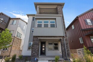 8728 Hotchkiss St in Littleton, CO - Building Photo