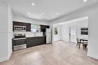 21 NE 48th St in Miami, FL - Building Photo - Building Photo