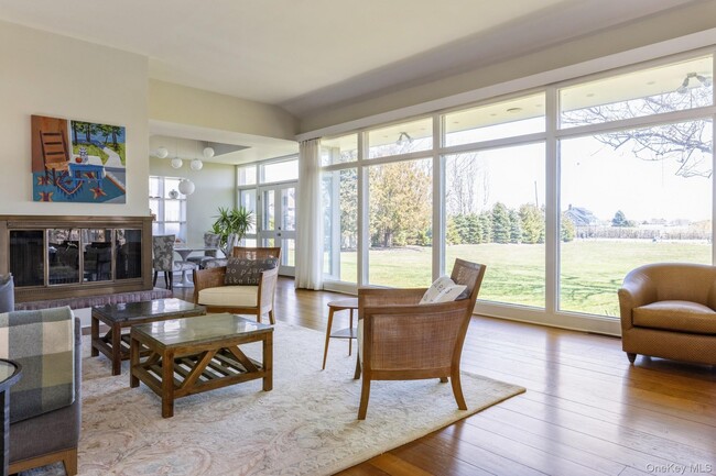 29 Alden Ln in Westhampton Beach, NY - Building Photo - Building Photo