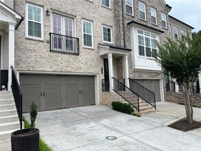 2179 Elmont Wy in Smyrna, GA - Building Photo - Building Photo