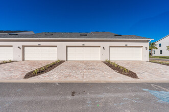 13909 Easdale Aly in Winter Garden, FL - Building Photo - Building Photo