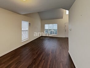 1642 Gleneagle Dr in Carpentersville, IL - Foto de edificio - Building Photo