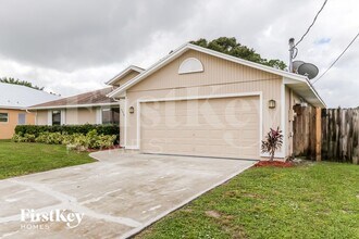 2078 SW Idaho Ln in Port St. Lucie, FL - Building Photo - Building Photo