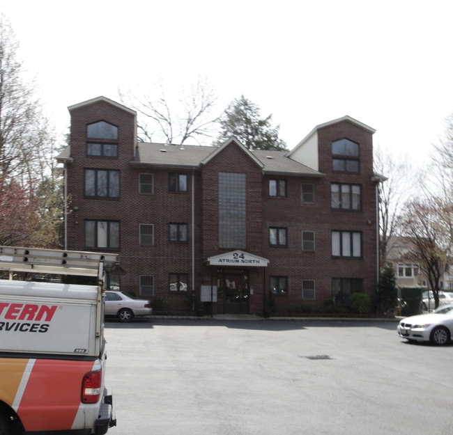 24 Atrium North in Elizabeth, NJ - Building Photo - Building Photo