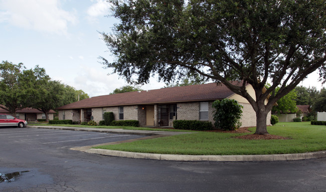 Rosewood Manor Apartments