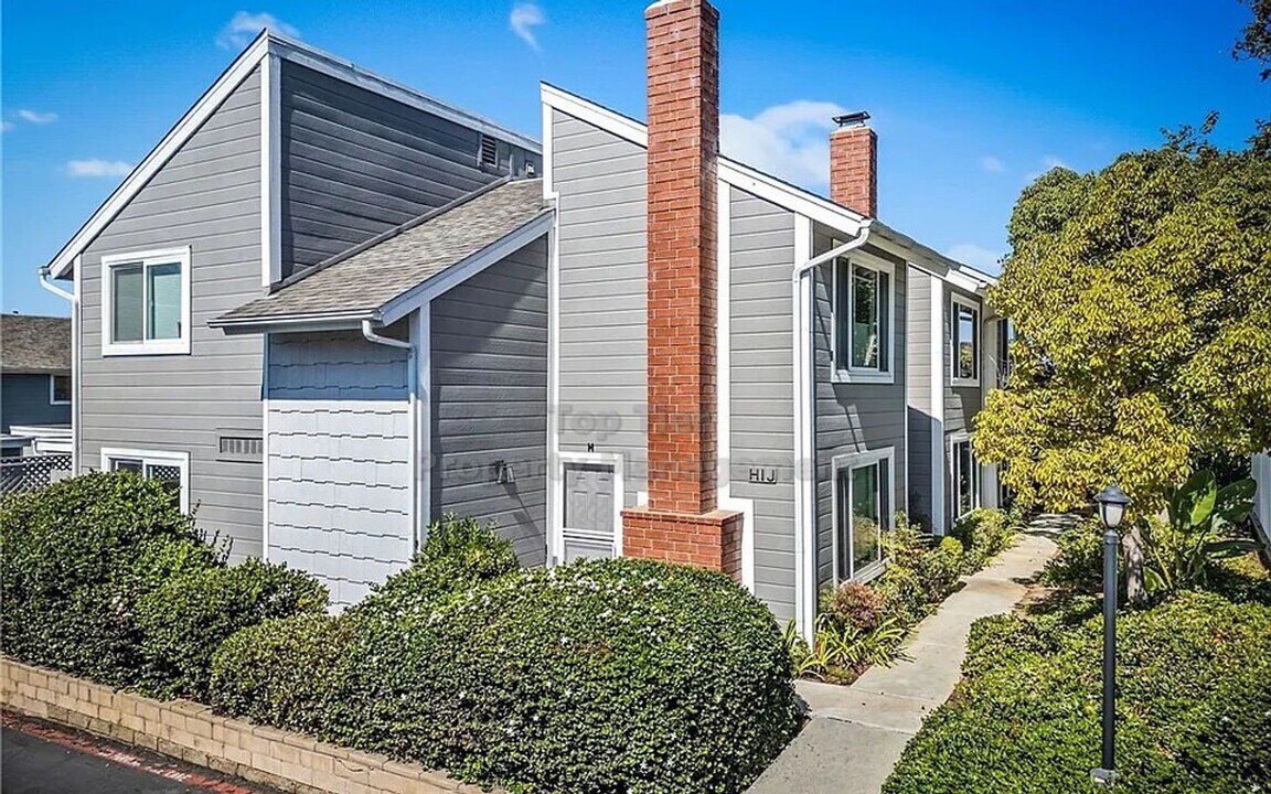 2525 Jefferson St in Carlsbad, CA - Building Photo