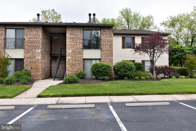 property at 10 Sumac Ct