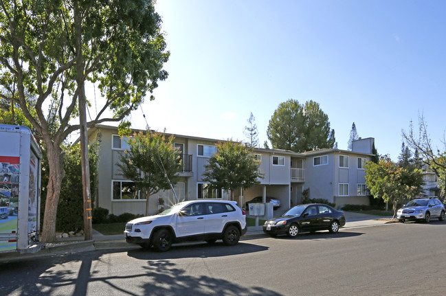 141 Towne Ter in Los Gatos, CA - Building Photo - Building Photo