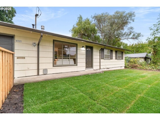 4209 NE 56th Ave in Portland, OR - Building Photo - Building Photo