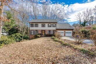 1049 Seven Springs Cir NE in Marietta, GA - Building Photo - Building Photo