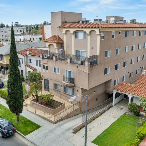 Holt Apartments in Los Angeles, CA - Foto de edificio - Building Photo