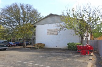 Redfield Apartments in Austin, TX - Building Photo - Building Photo