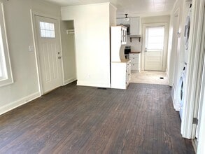 106 Morgan Dr in Morganton, NC - Building Photo - Building Photo