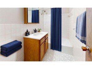 2216 Pleasant Ave in Minneapolis, MN - Building Photo - Building Photo