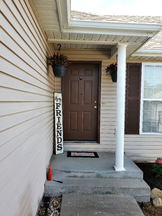 128 Forest Ln