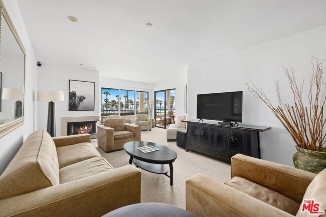 130 Ocean Park Blvd in Santa Monica, CA - Building Photo - Building Photo
