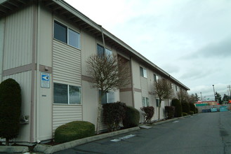 Alpha Park Apartments in Tacoma, WA - Foto de edificio - Building Photo