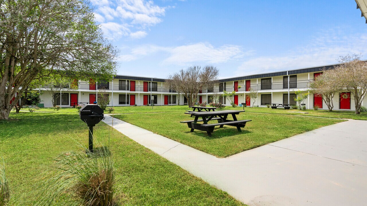 Bay City Flats in Ingleside, TX - Building Photo