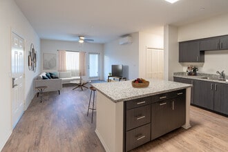 Villa Annette Apartment Homes in Moreno Valley, CA - Foto de edificio - Building Photo