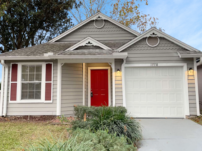 property at 1778 Chatham Cir