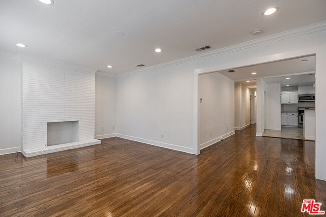 1316 Mariposa Ave in Los Angeles, CA - Building Photo - Building Photo