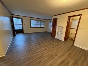 239 W Stadium Dr, Unit A in Eden, NC - Building Photo - Building Photo