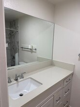 11640 Menlo Ave in Hawthorne, CA - Building Photo - Building Photo