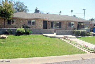 3015 E Montecito Ave in Phoenix, AZ - Building Photo