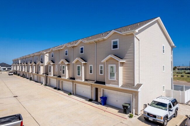 Breezeways of Encantada in Corpus Christi, TX - Foto de edificio - Building Photo