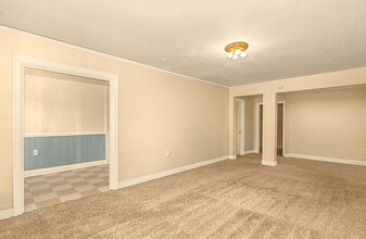 Roosevelt Apartments in Seattle, WA - Foto de edificio - Interior Photo