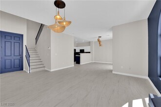 8739 Villa Jeremiah Ln in Las Vegas, NV - Building Photo - Building Photo