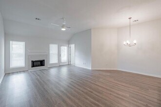 331 Leisure Ln in Montgomery, TX - Building Photo - Building Photo
