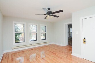 820 W Cornelia Ave in Chicago, IL - Foto de edificio - Building Photo