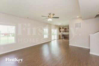 102 Shanache Dr in Spring Hill, TN - Building Photo - Building Photo