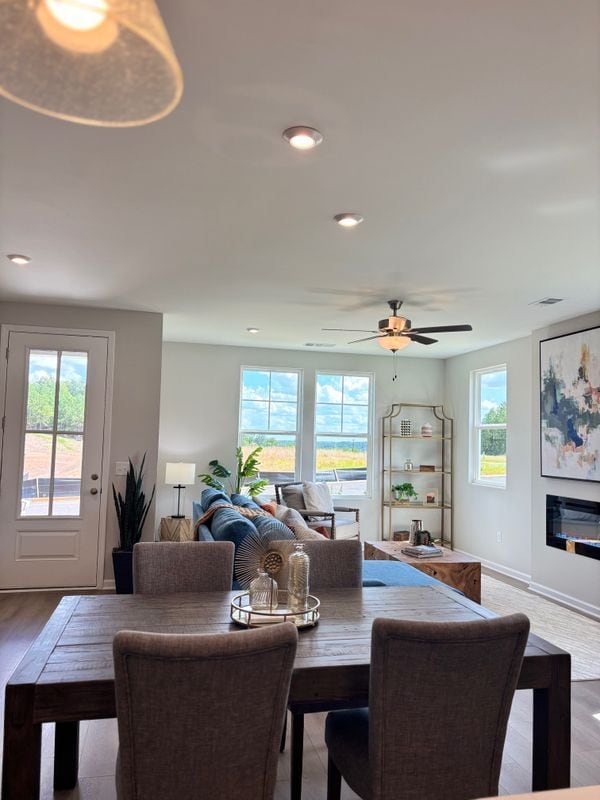 107 Pk Rdg Cir in Emerson, GA - Foto de edificio - Building Photo