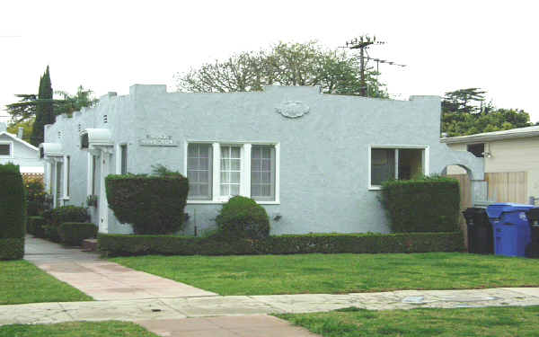 4043 Van Buren Pl in Culver City, CA - Foto de edificio