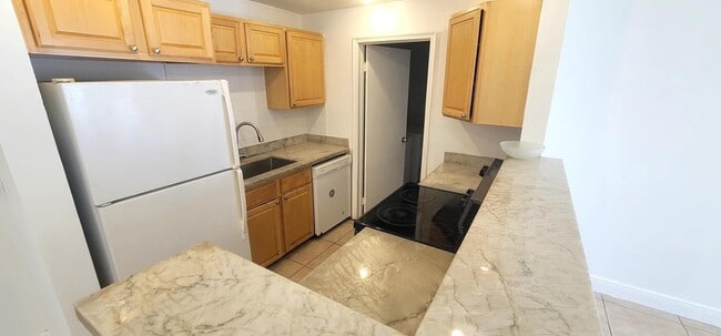 2601 NW 68th Way in Sunrise, FL - Building Photo - Building Photo