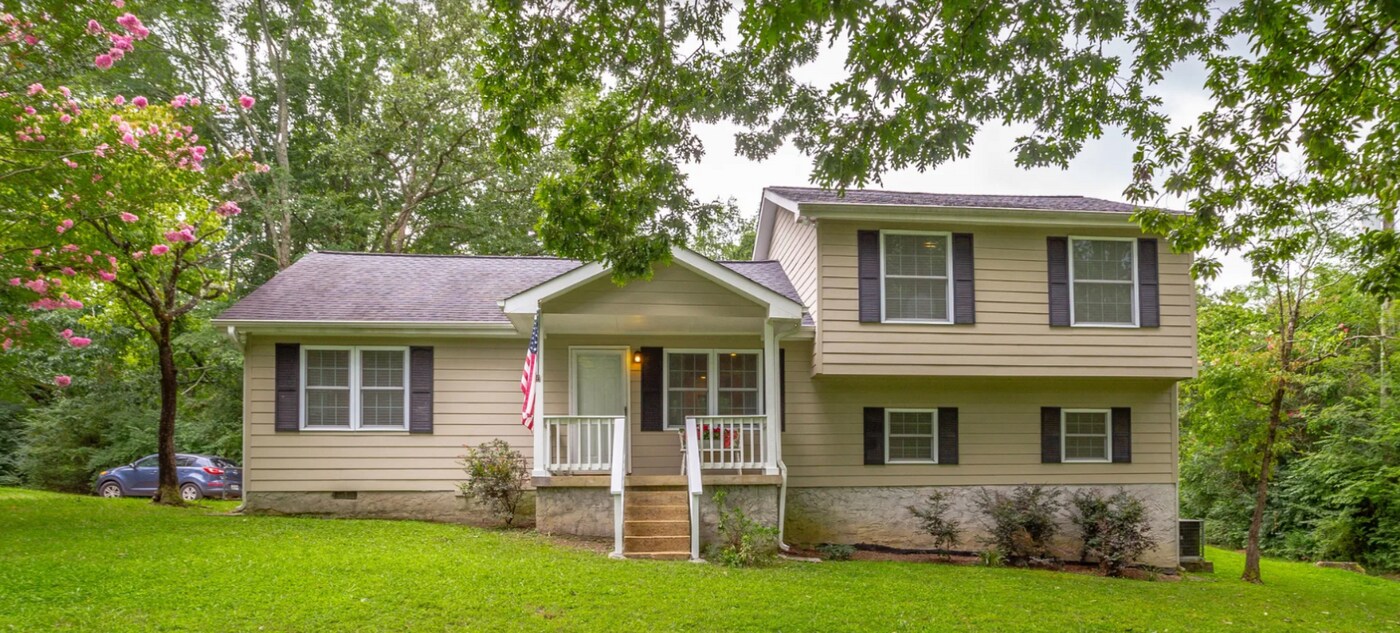 437 Timberlinks Dr in Signal Mountain, TN - Building Photo