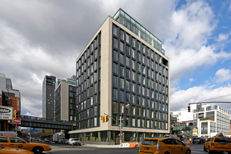 505 W 19th St in New York, NY - Building Photo - Building Photo